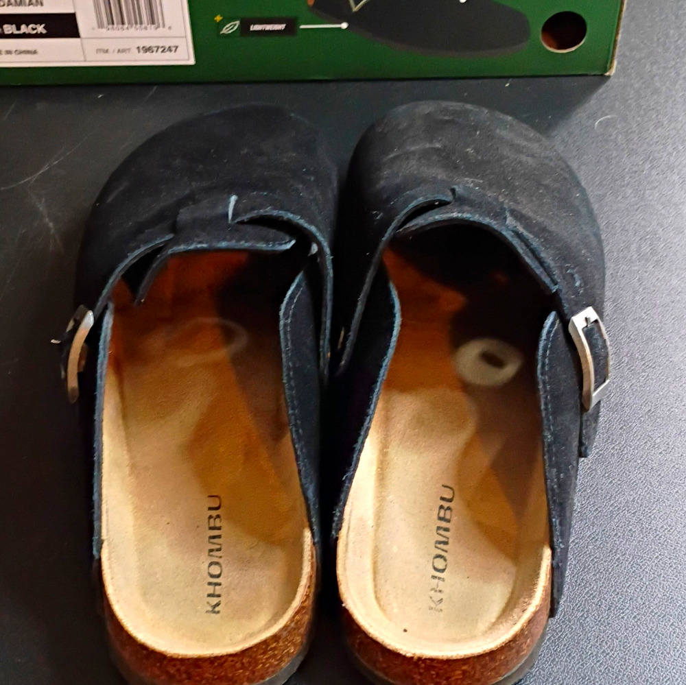 Khombu Damian Men's Black Suede Mule Shoes US 8 Buckle Cork Insole Lightweight